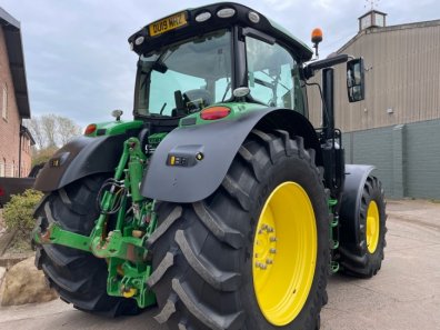 John Deere 6215R Ultimate Edition