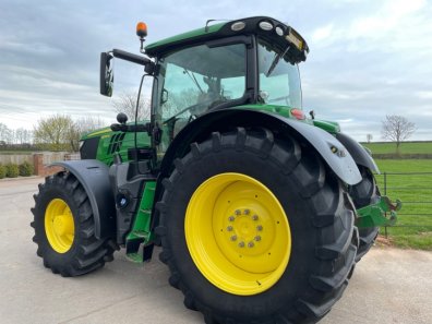 John Deere 6215R Ultimate Edition