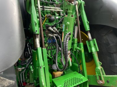 John Deere 6215R Ultimate Edition