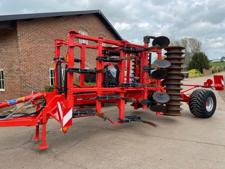 Kuhn Cultimer L 4000 4 Metre cultivator