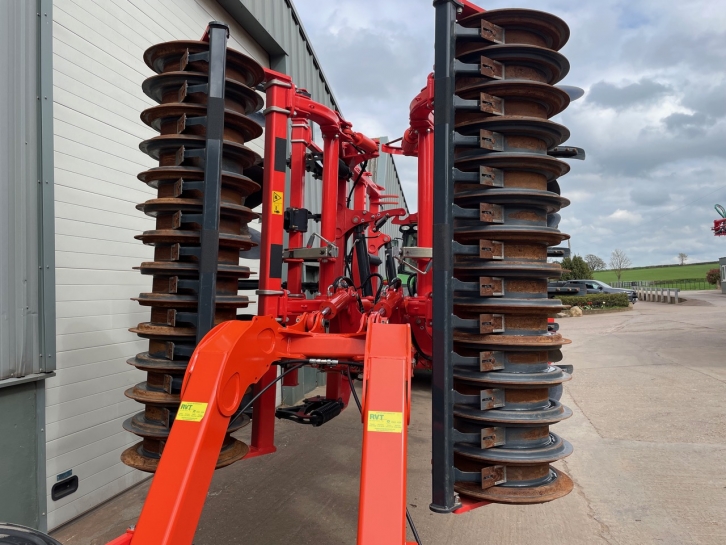 Kuhn Cultimer L 4000 4 Metre cultivator