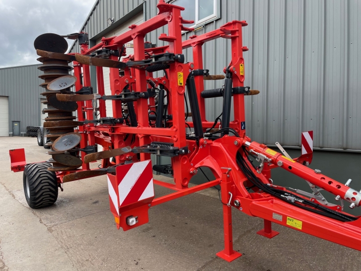 Kuhn Cultimer L 4000 4 Metre cultivator