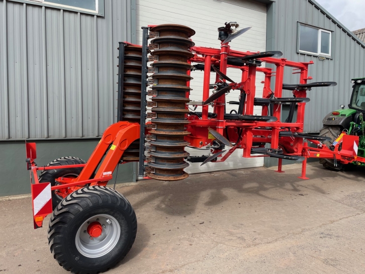 Kuhn Cultimer L 4000 4 Metre cultivator