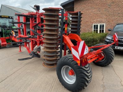 Kuhn Cultimer L 4000 4 Metre cultivator