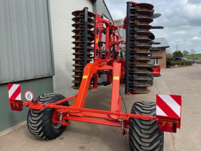 Kuhn Cultimer L 4000 4 Metre cultivator