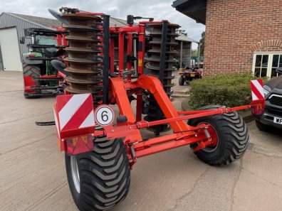 Kuhn Cultimer L 4000 4 Metre cultivator