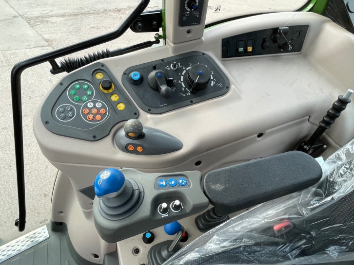 Fendt 211