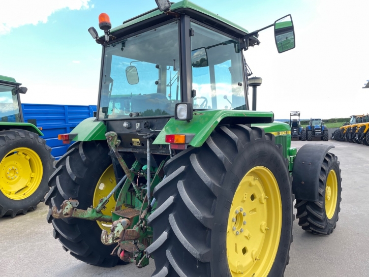 John Deere 3040