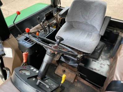 John Deere 3040