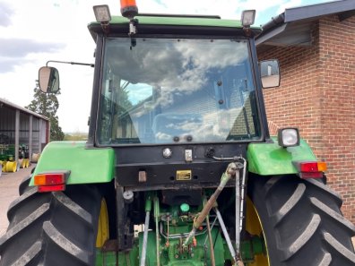 John Deere 3040