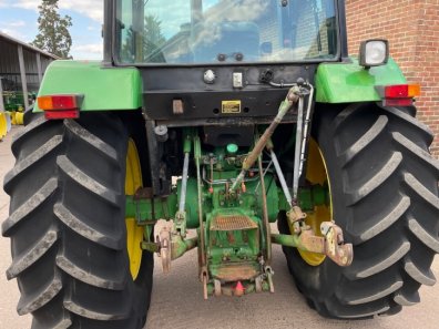 John Deere 3040