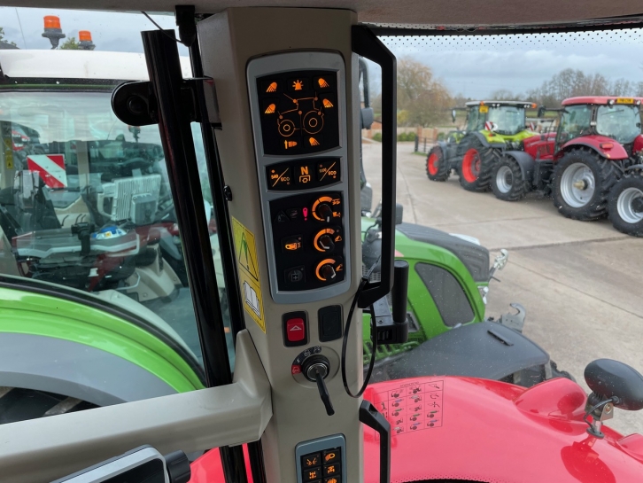 Massey Ferguson 7719S Exclusive