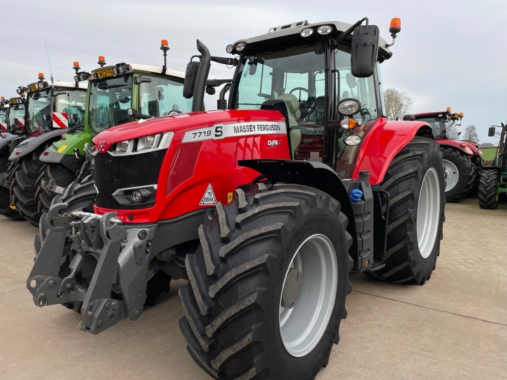 Massey Ferguson 7719S Exclusive