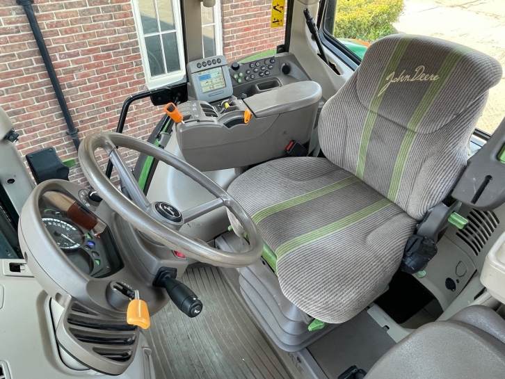 John Deere 6930