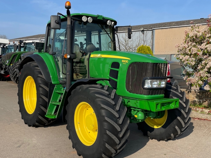 John Deere 6930