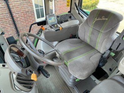 John Deere 6930