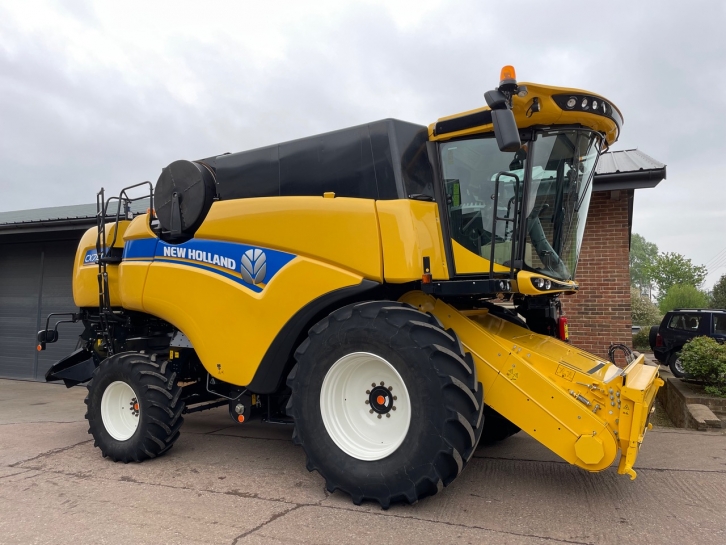 New Holland CX7.80