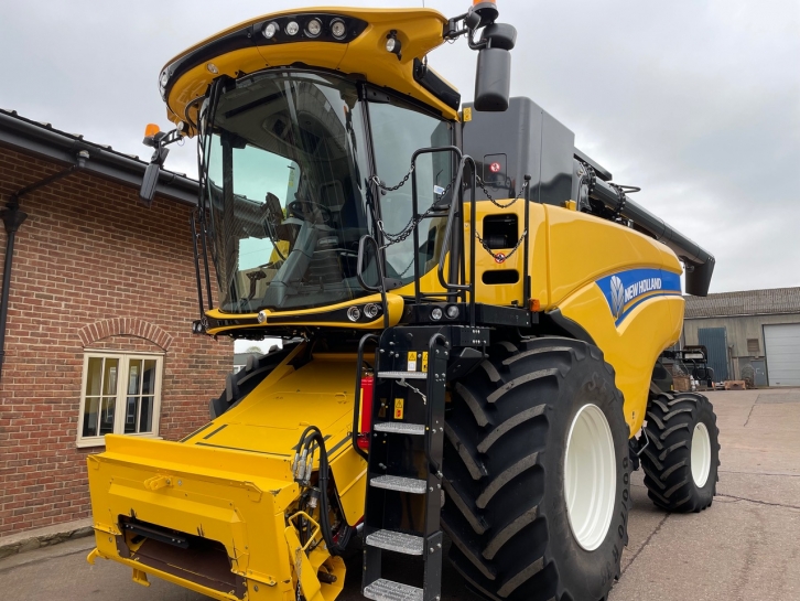 New Holland CX7.80