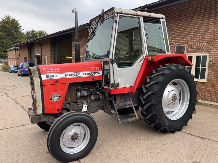 Massey Ferguson 690