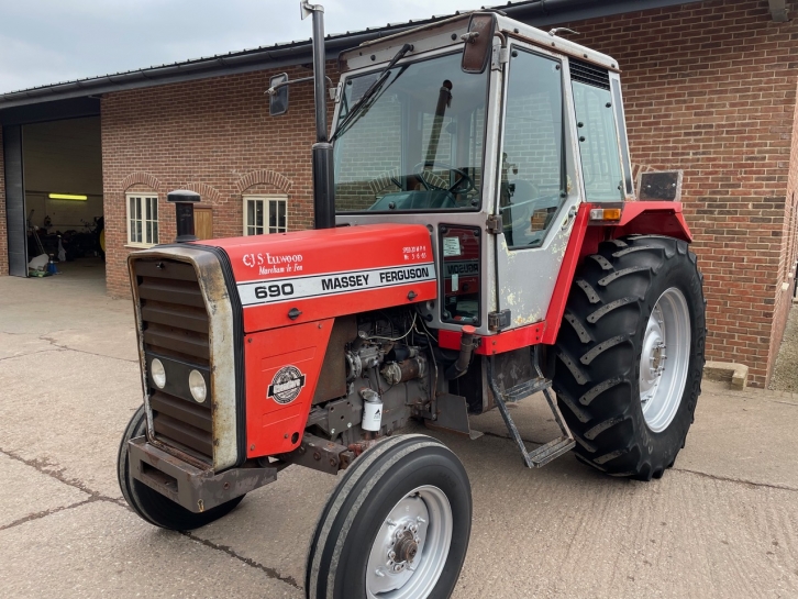 Massey Ferguson 690