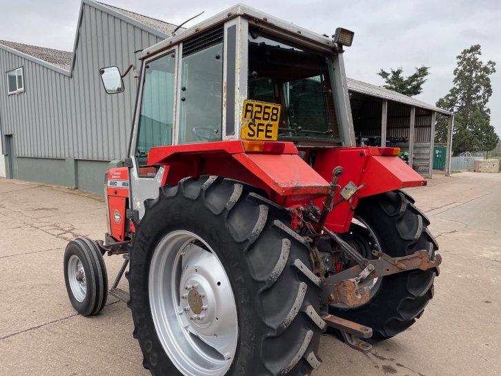 Massey Ferguson 690