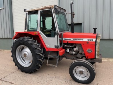 Massey Ferguson 690