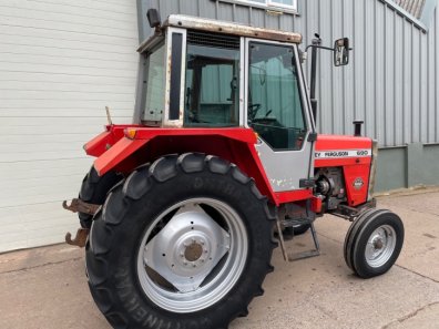 Massey Ferguson 690