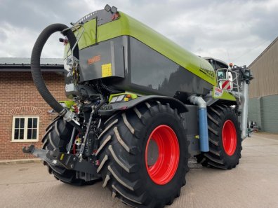 Claas Xerion 4200 Saddle Trac