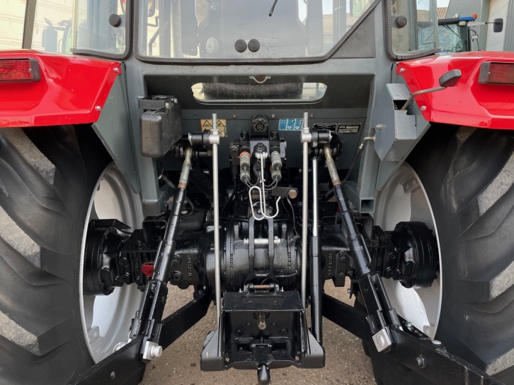 Massey Ferguson 4235
