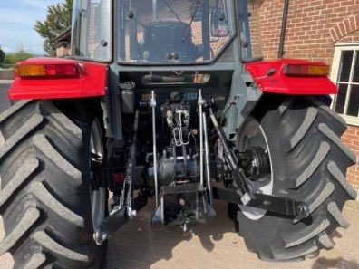 Massey Ferguson 4235