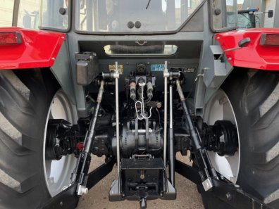 Massey Ferguson 4235