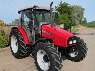 Massey Ferguson 4235