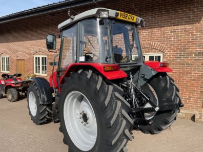 Massey Ferguson 4235