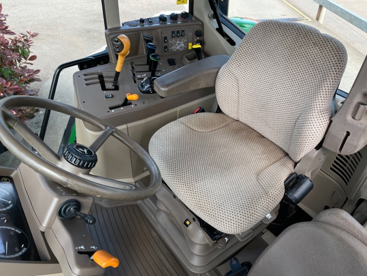 John Deere 6150M