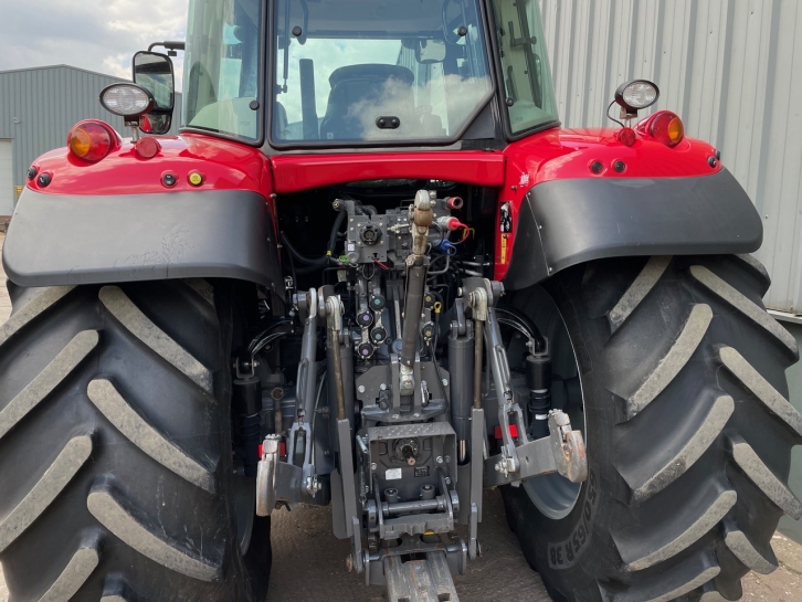 Massey Ferguson 6716S