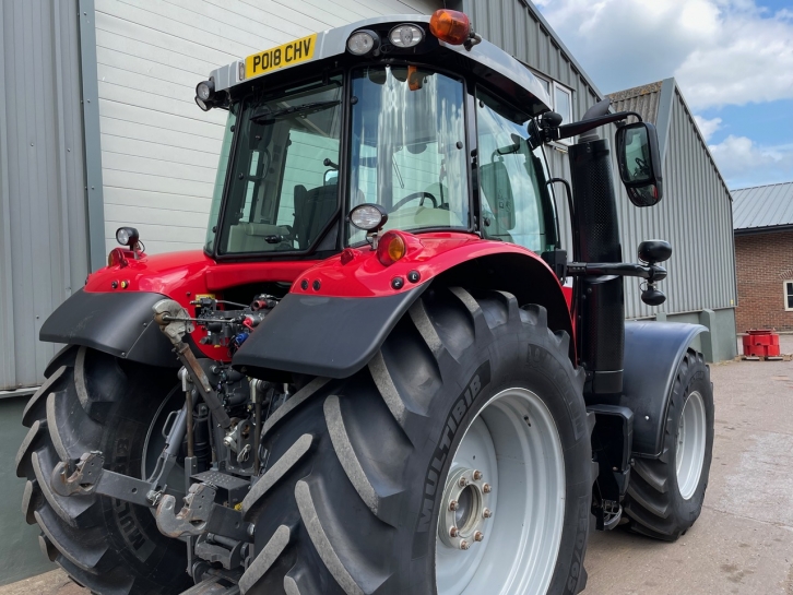 Massey Ferguson 6716S