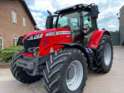 Massey Ferguson 6716S