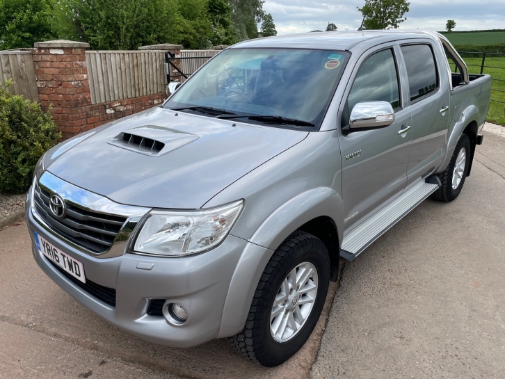 Toyota Hi-Lux Invincible 3.0LT diesel