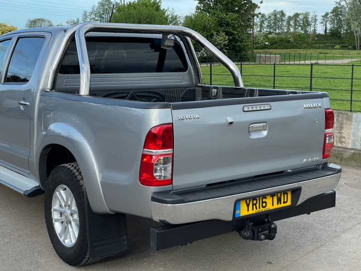 Toyota Hi-Lux Invincible 3.0LT diesel