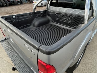 Toyota Hi-Lux Invincible 3.0LT diesel