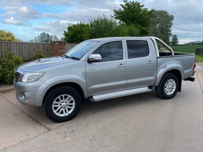 Toyota Hi-Lux Invincible 3.0LT diesel