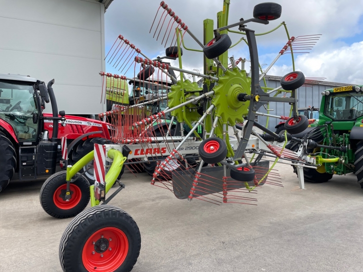 Claas Liner 2900 twin rotor rake