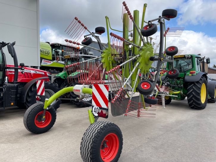 Claas Liner 2900 twin rotor rake