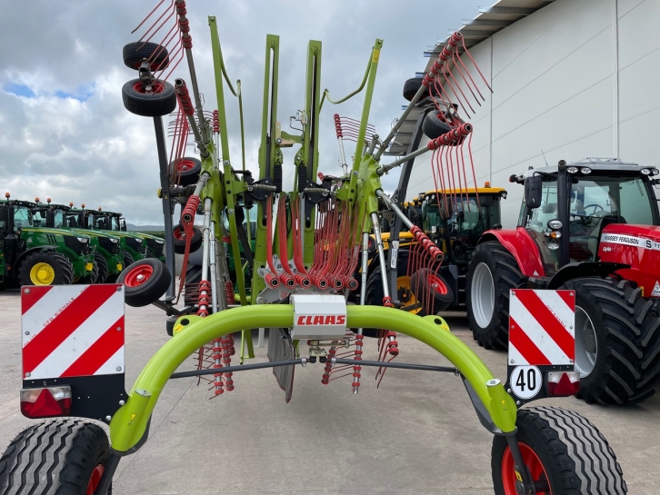 Claas Liner 2900 twin rotor rake