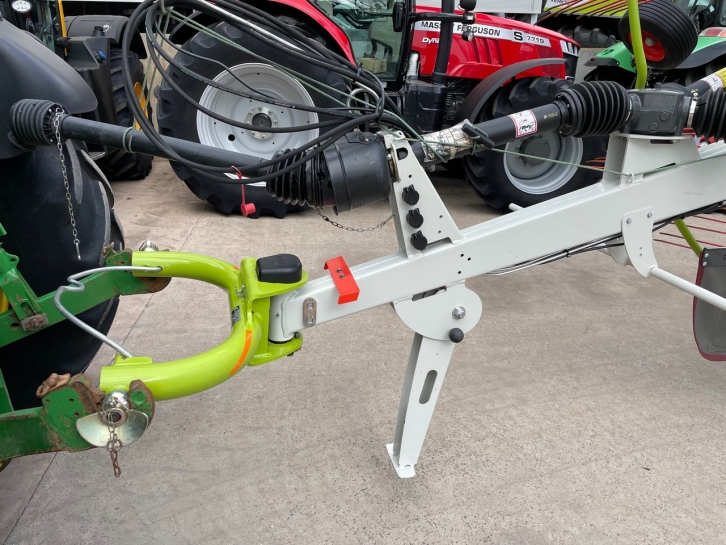 Claas Liner 2900 twin rotor rake