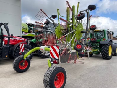 Claas Liner 2900 twin rotor rake