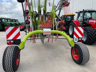 Claas Liner 2900 twin rotor rake