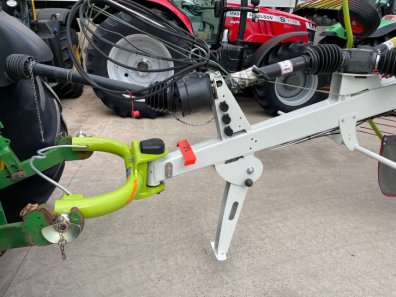 Claas Liner 2900 twin rotor rake