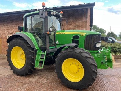 John Deere 6930
