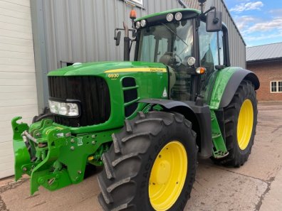 John Deere 6930